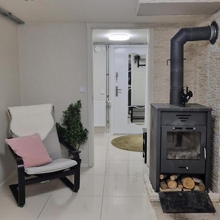 Apartamento Moonlight - Trevlig Kallarlagenhet Broby Exterior foto