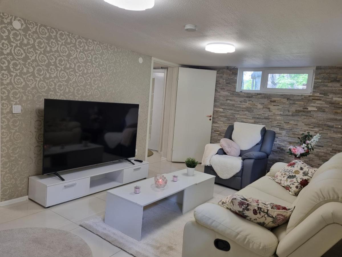 Apartamento Moonlight - Trevlig Kallarlagenhet Broby Exterior foto