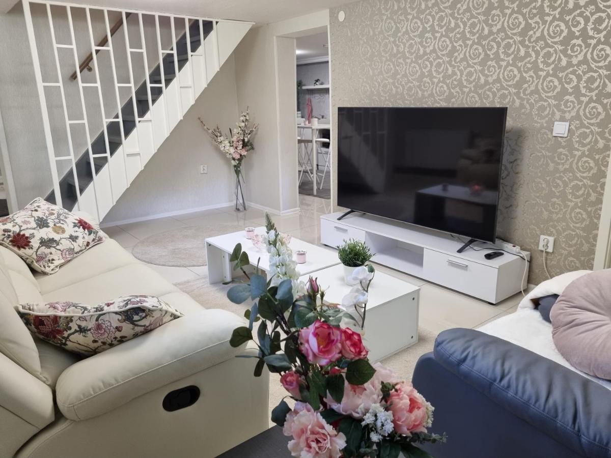 Apartamento Moonlight - Trevlig Kallarlagenhet Broby Exterior foto