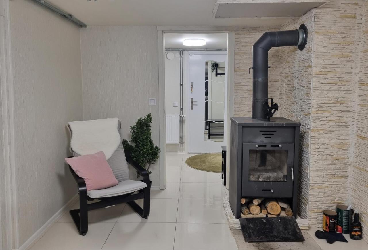 Apartamento Moonlight - Trevlig Kallarlagenhet Broby Exterior foto