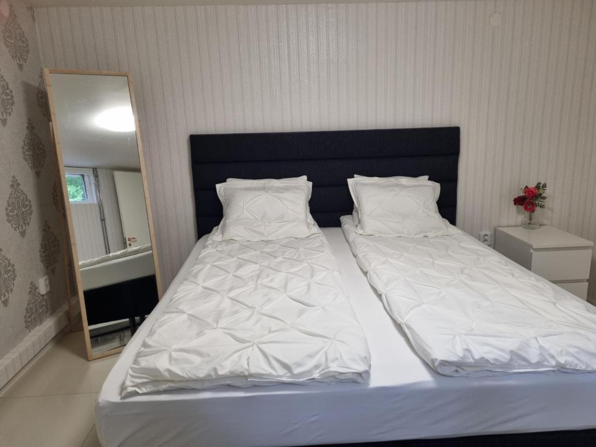 Apartamento Moonlight - Trevlig Kallarlagenhet Broby Exterior foto